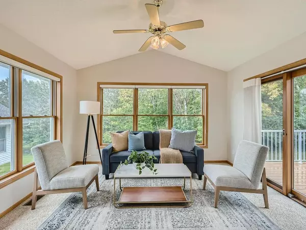 668 Echo Shores CT, Mahtomedi, MN 55115