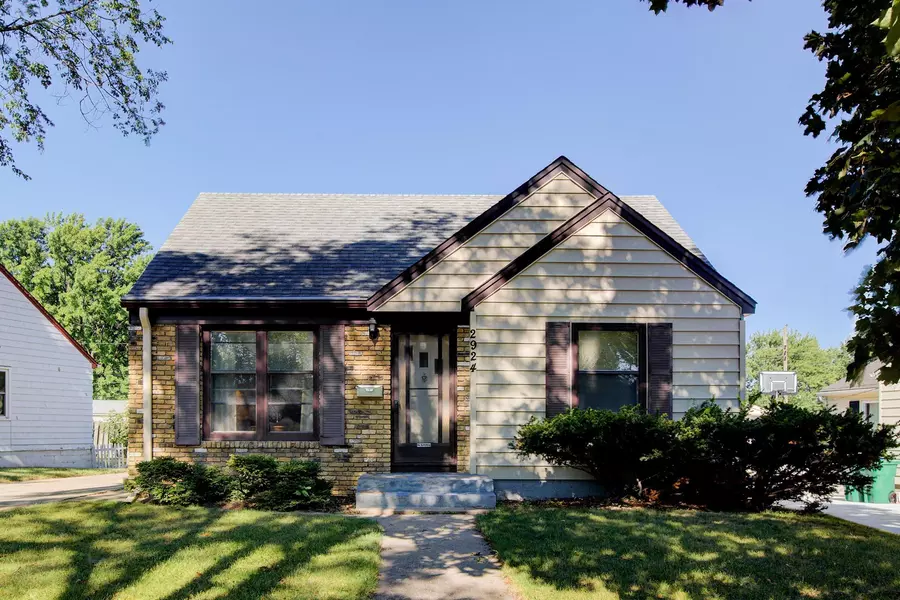 2924 Texa Tonka AVE, Saint Louis Park, MN 55426