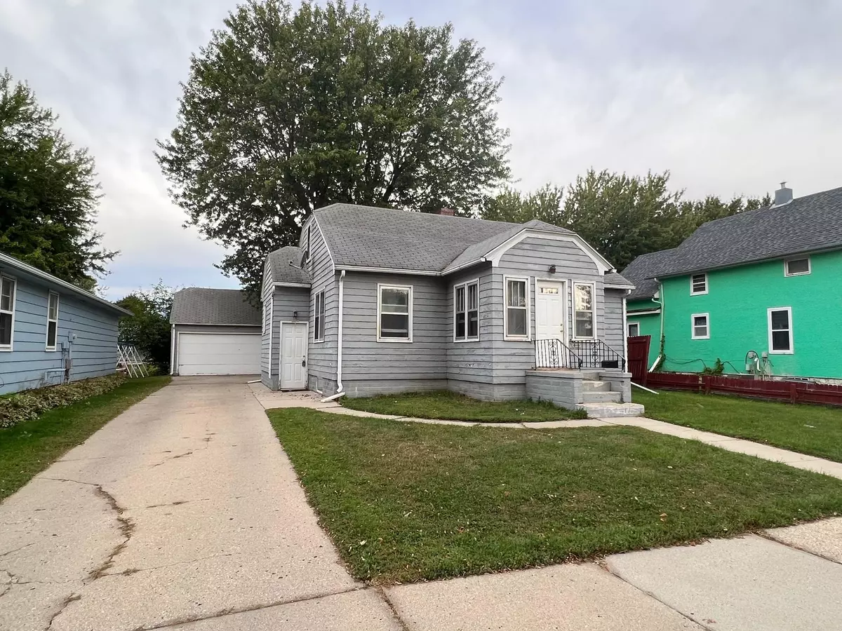 Worthington, MN 56187,819 Clement ST