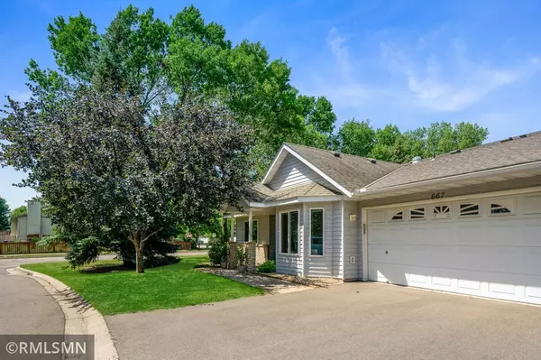 667 Belland AVE, Vadnais Heights, MN 55127