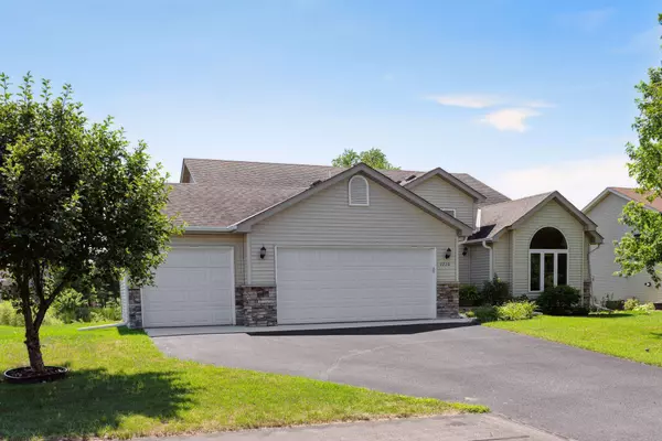 1210 Hidden Creek BLVD, Mayer, MN 55360