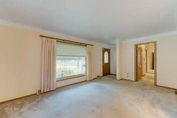 Maplewood, MN 55109,1435 Price AVE