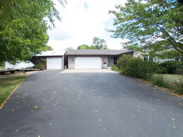 Hudson Twp, WI 54016,512 Prairie LN