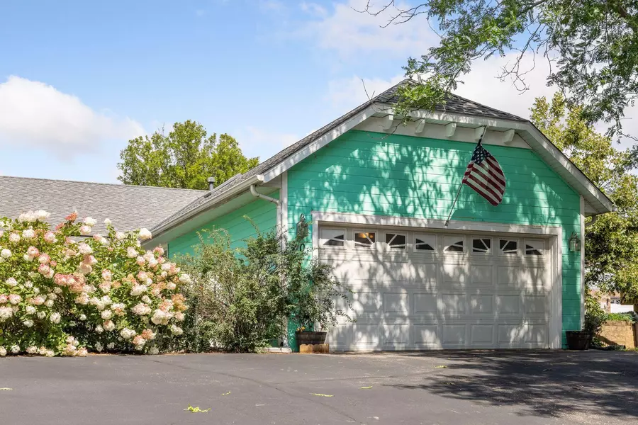 20 Oak Ridge TRL, Circle Pines, MN 55014