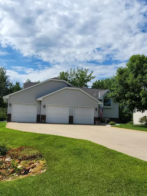 Alexandria, MN 56308,3056 Pinewood LN NE