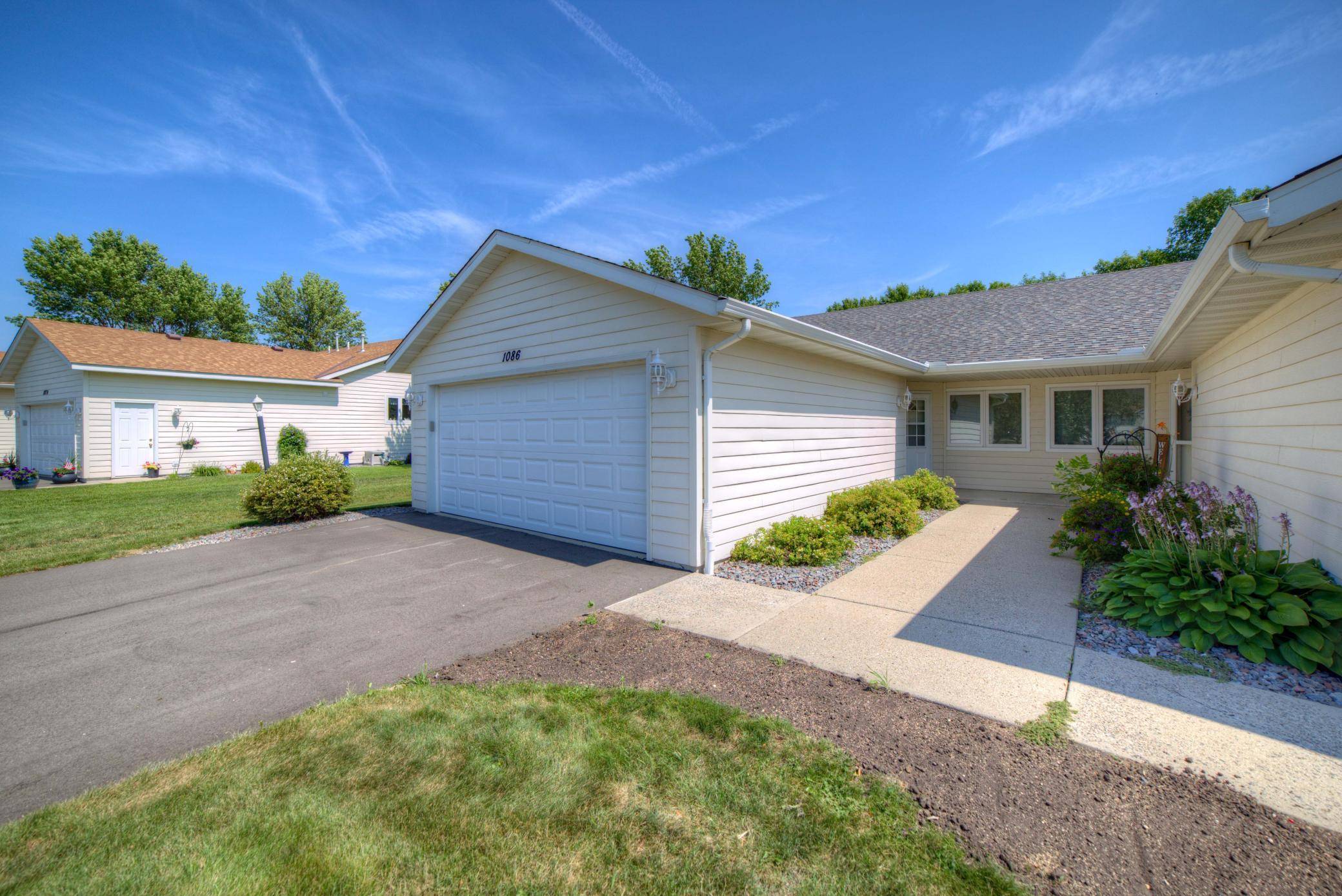 1086 Prairie View DR SW, Hutchinson, MN 55350