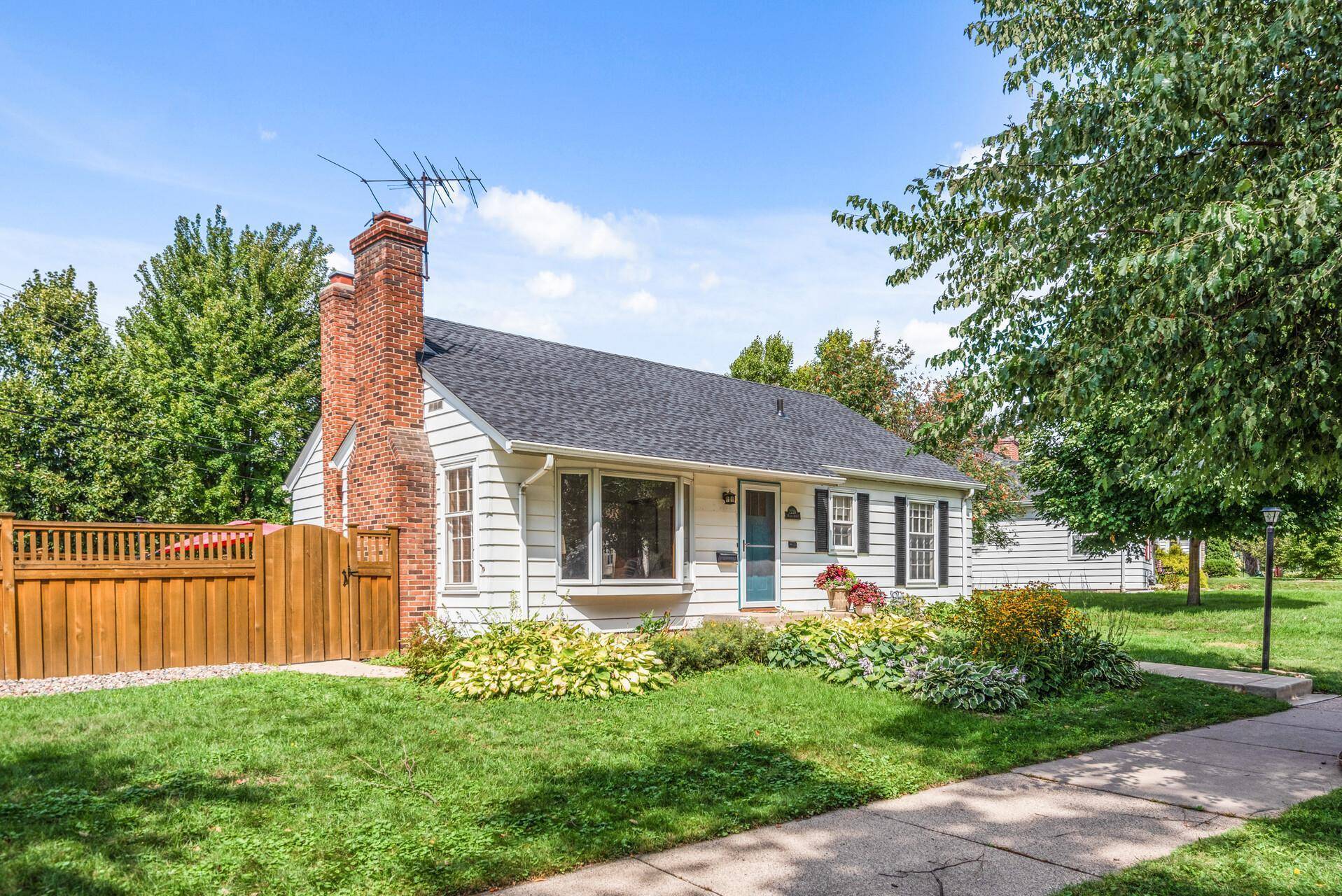 Minneapolis, MN 55418,2230 Wilson ST NE