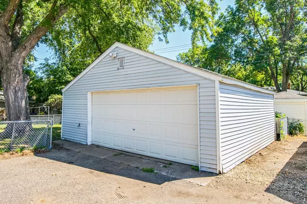 White Bear Lake, MN 55110,1834 7th ST