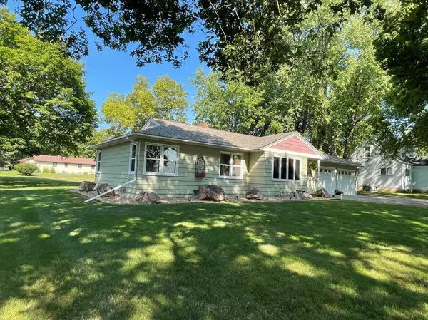 1609 Benson RD, Montevideo, MN 56265