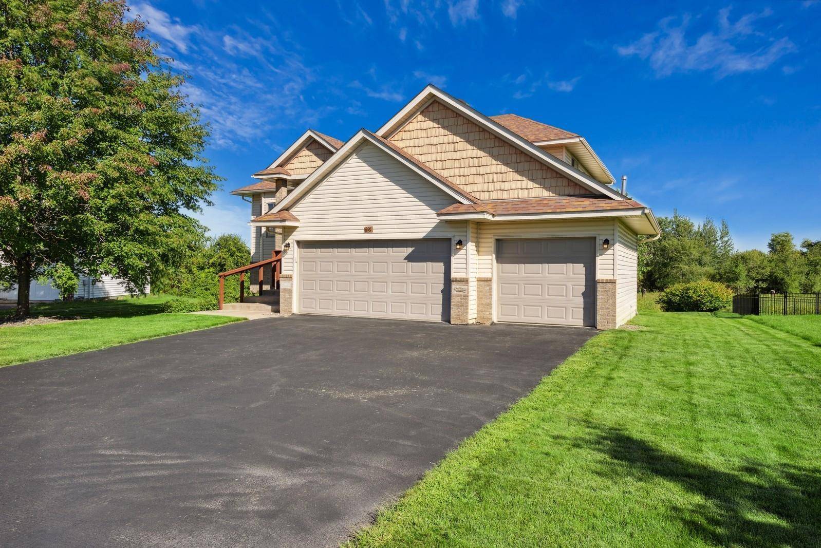 Isanti, MN 55040,816 Winsome WAY NE