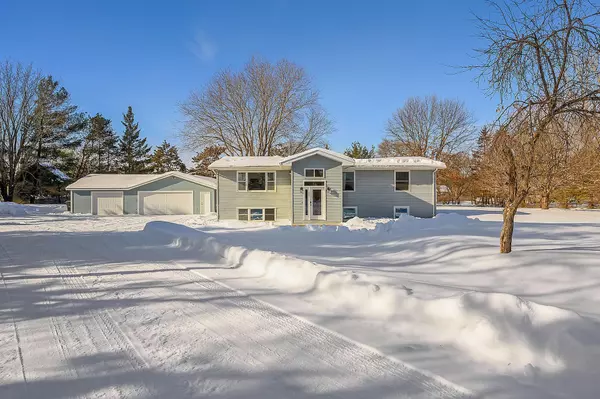 892 Wert RD, Hudson, WI 54016