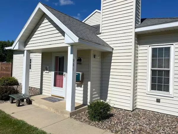 Saint Charles, MN 55972,901 Clover CT
