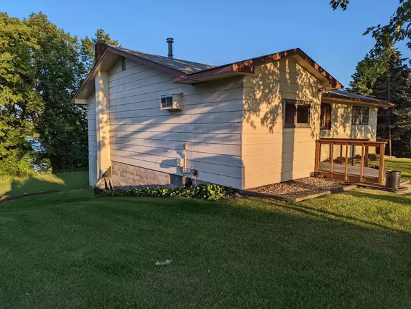 1921 Rosewood LN SE, Alexandria, MN 56308