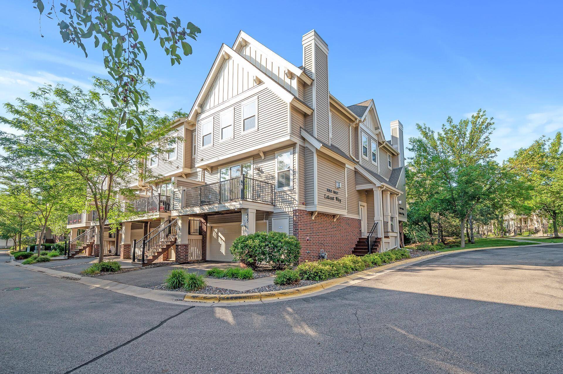 8351 Labont WAY, Eden Prairie, MN 55344