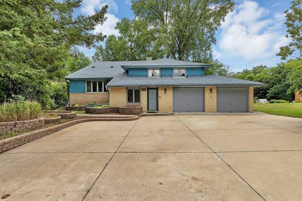 1588 Gardena AVE NE, Fridley, MN 55432