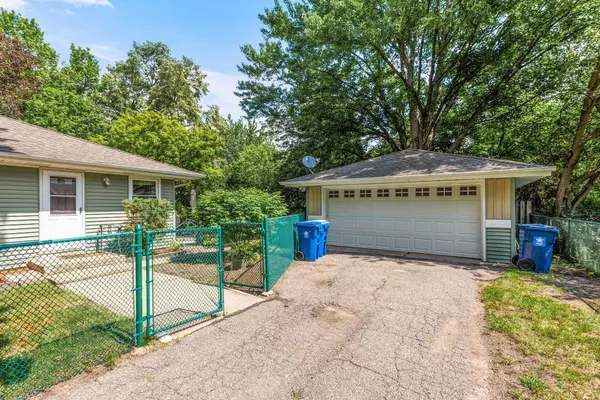 Bloomington, MN 55437,10841 Little AVE S