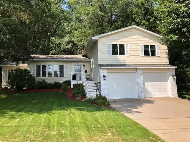 439 5th ST S, Bayport, MN 55003