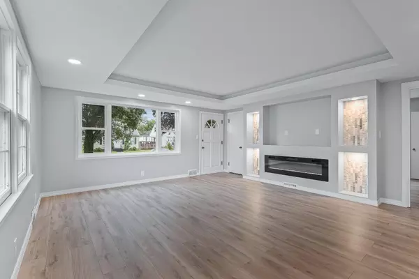 840 7th AVE S, South Saint Paul, MN 55075