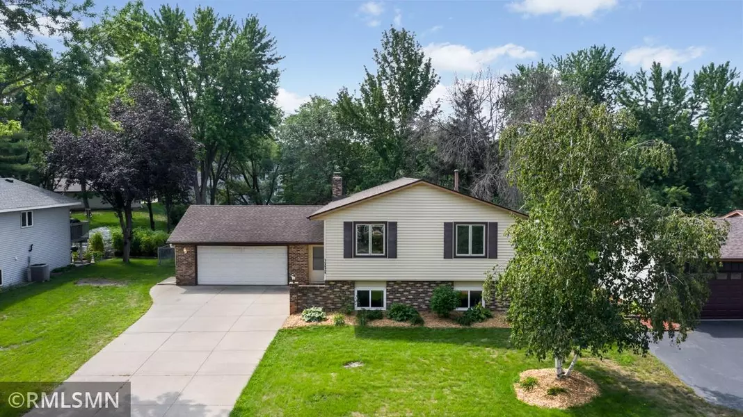 15626 Heywood WAY, Apple Valley, MN 55124