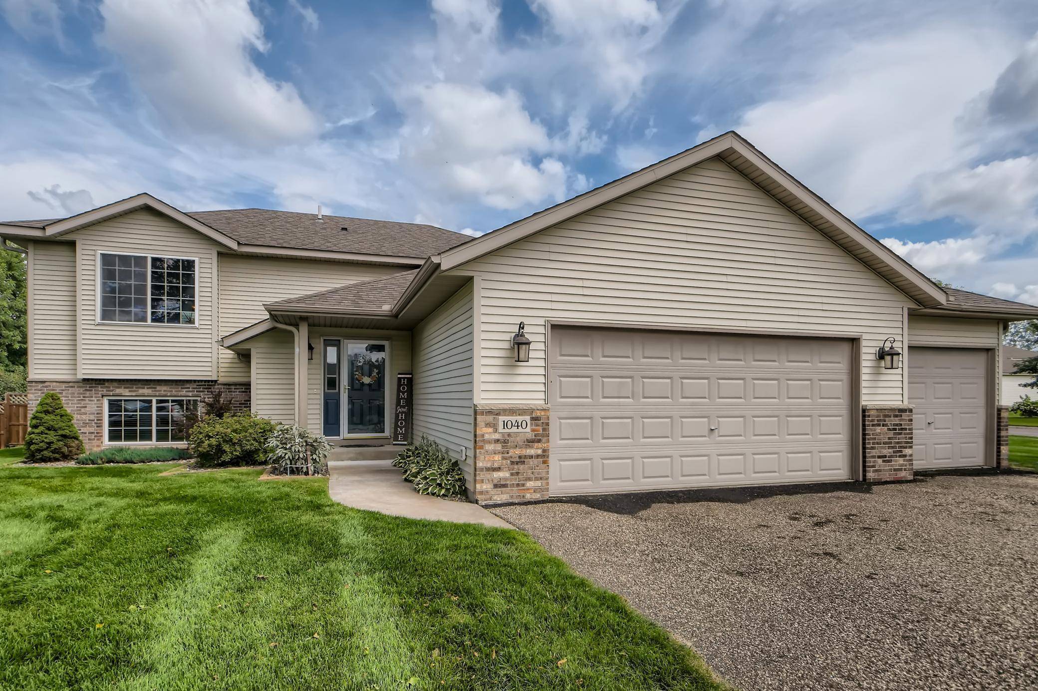 1040 Marigold DR, Cambridge, MN 55008
