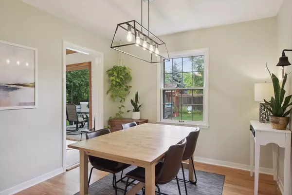 Eden Prairie, MN 55346,15702 Oak Ridge RD