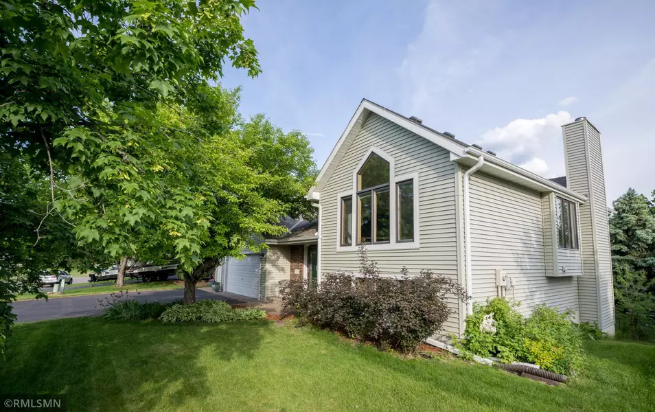 9148 Woodhall XING N, Brooklyn Park, MN 55443