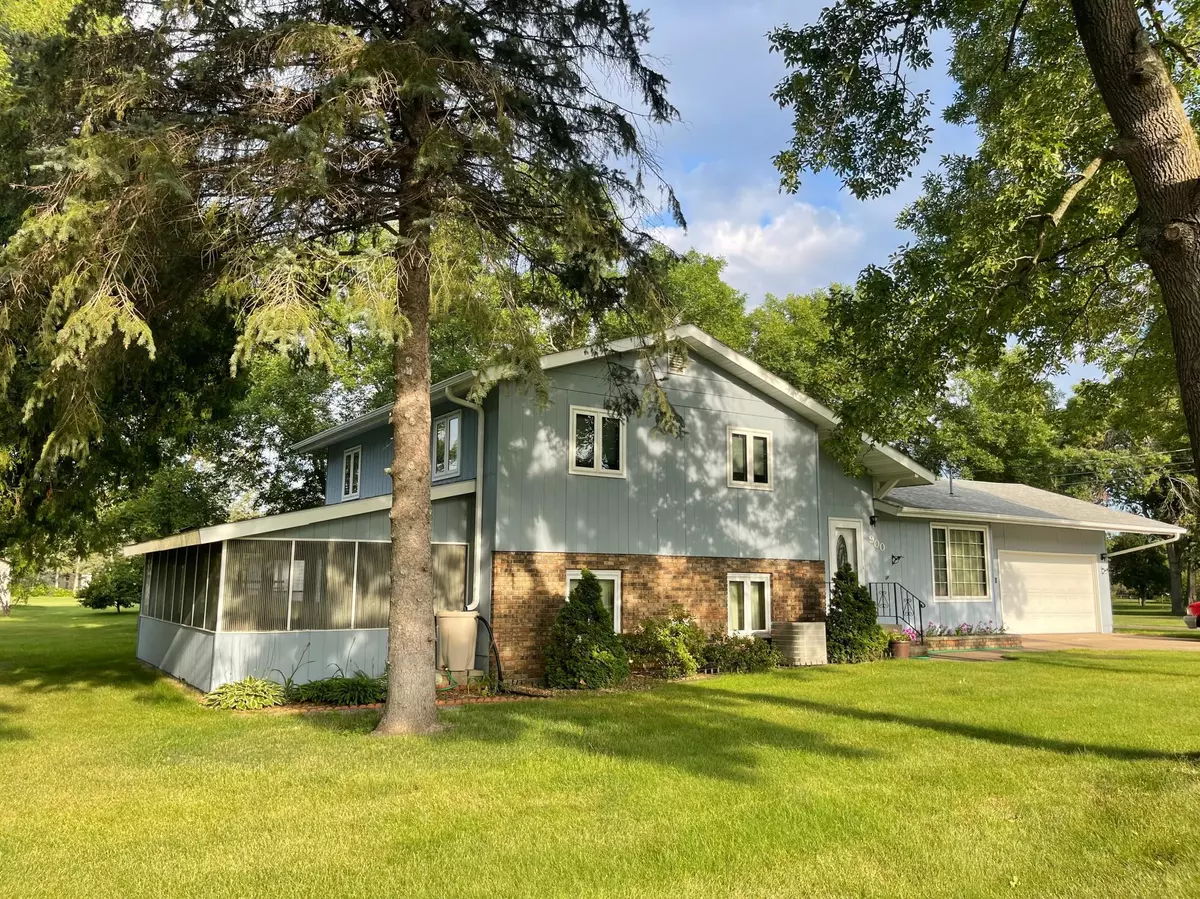 Little Falls, MN 56345,900 6th ST SE