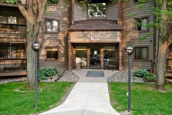 Bloomington, MN 55438,7501 W 101st ST #304