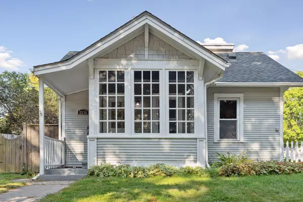 Minneapolis, MN 55418,2536 Arthur ST NE