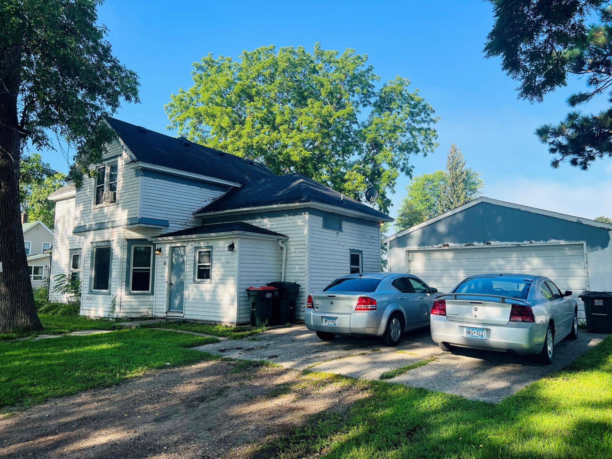 Winthrop, MN 55396,402 W Grant ST