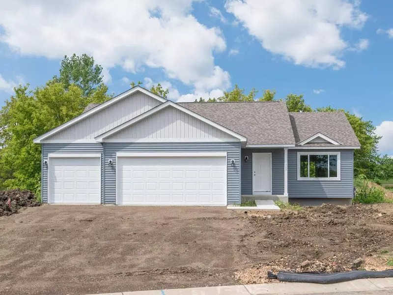 305 Lake Erin DR, Green Isle, MN 55338