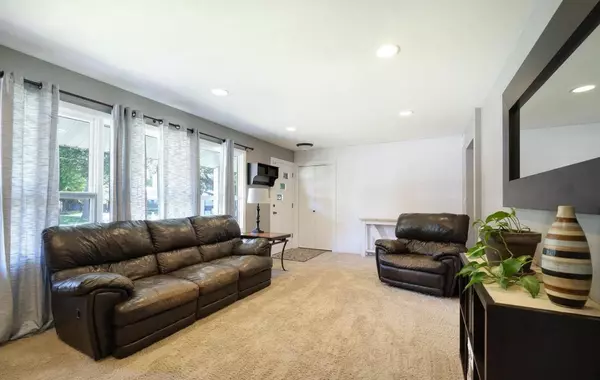North Mankato, MN 56003,109 Crestwood DR