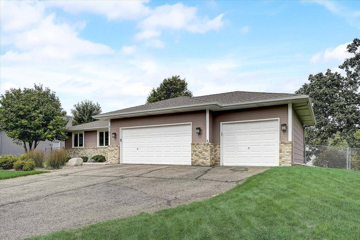 Inver Grove Heights, MN 55076,7121 Bovey AVE
