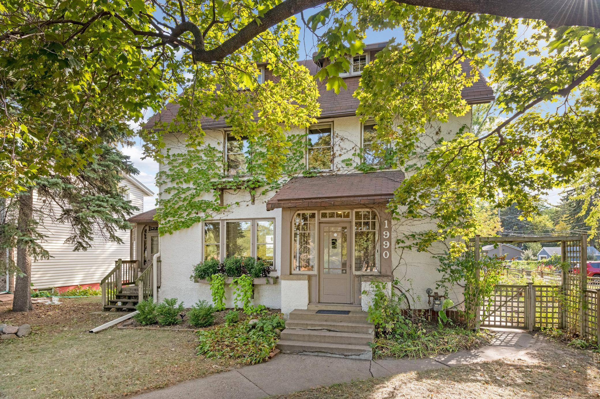 1990 Como AVE, Saint Paul, MN 55108