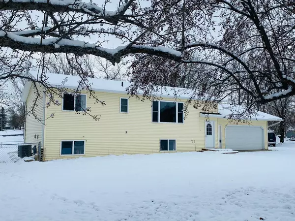 1308 Pelican LN, Detroit Lakes, MN 56501