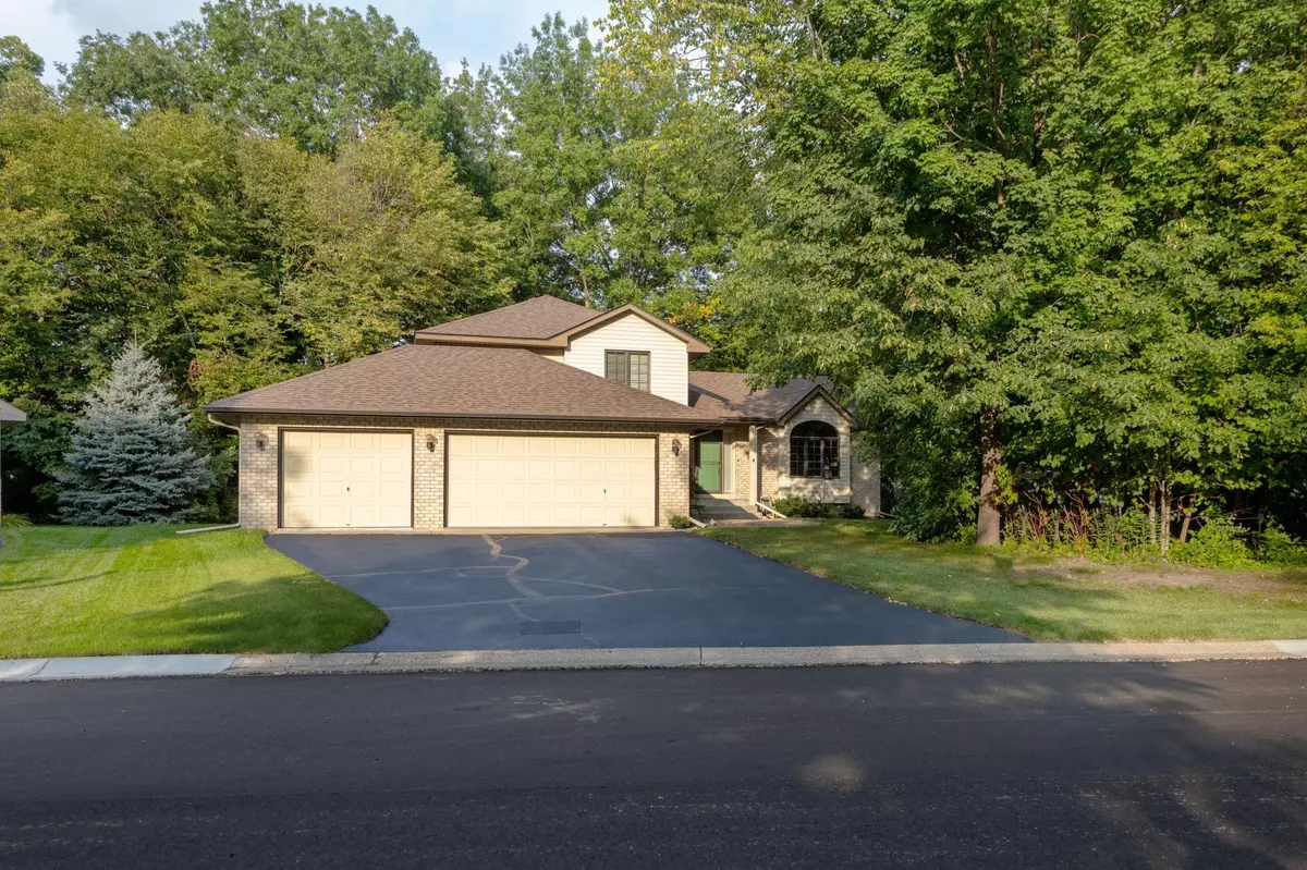 Savage, MN 55378,5500 River Wood DR