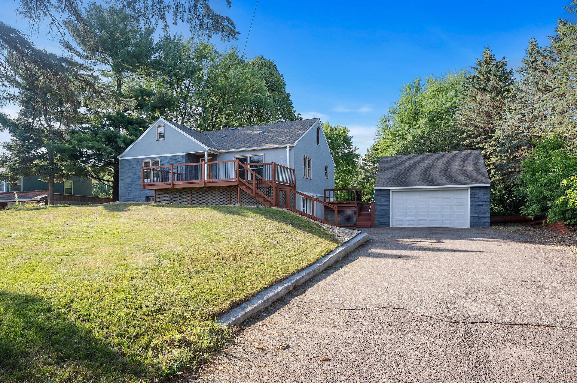 Maplewood, MN 55109,1895 County Road C E