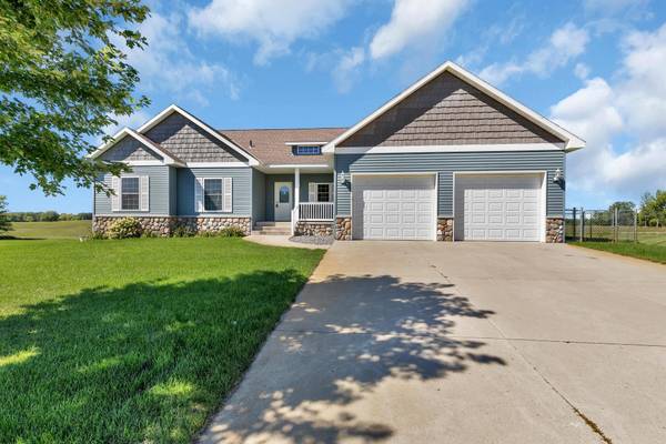 16919 289th AVE,  Paynesville,  MN 56362