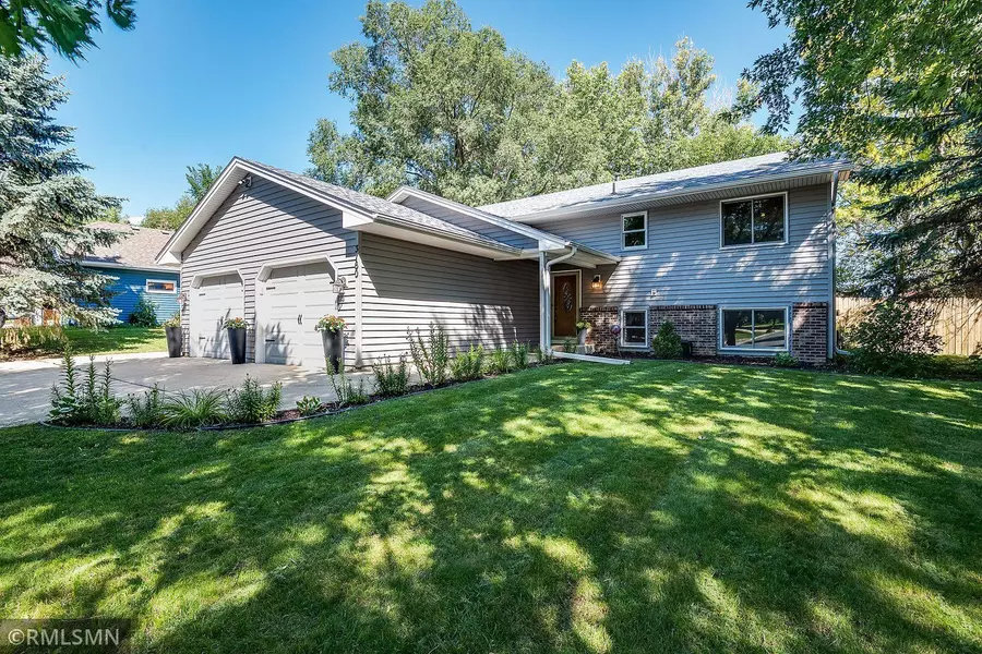 3760 Hillview LN, Saint Bonifacius, MN 55375