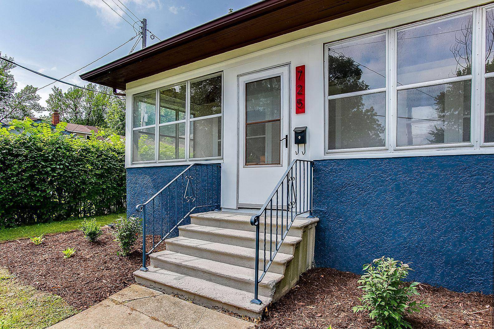 Saint Paul, MN 55107,725 Charlton ST