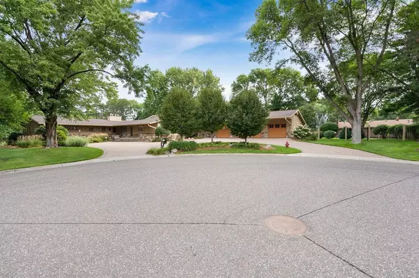 New Brighton, MN 55112,639 Driftwood CT