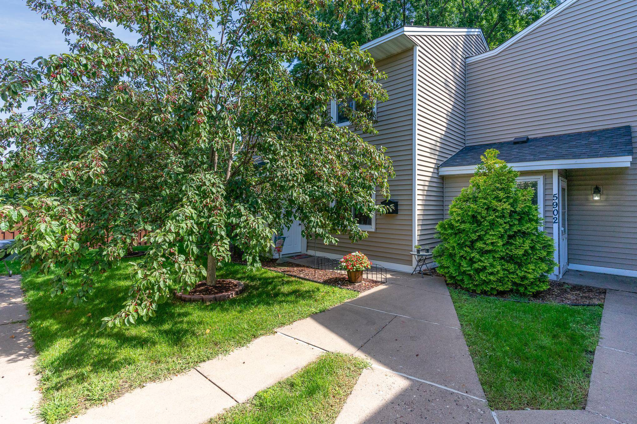 5900 Cahill AVE, Inver Grove Heights, MN 55076