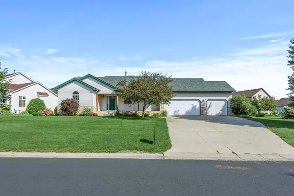 1149 Hudson TRL,  Lino Lakes,  MN 55038