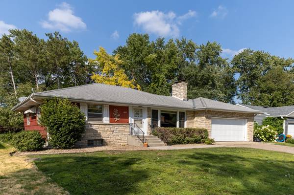 1163 Shryer AVE W,  Roseville,  MN 55113