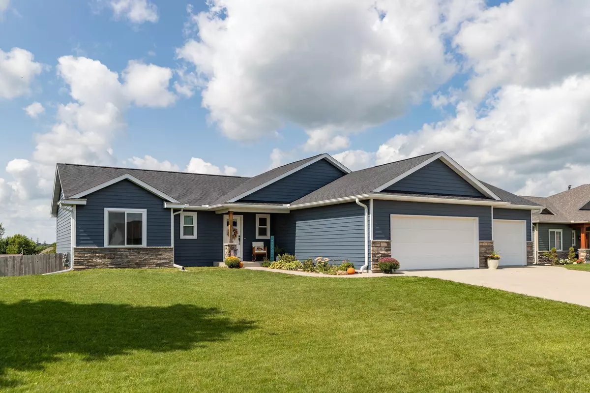 Dover, MN 55929,447 6th CT SE