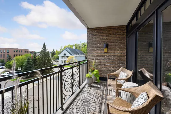 Wayzata, MN 55391,240 Minnetonka AVE S #303