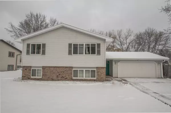 11382 99th PL N, Maple Grove, MN 55369