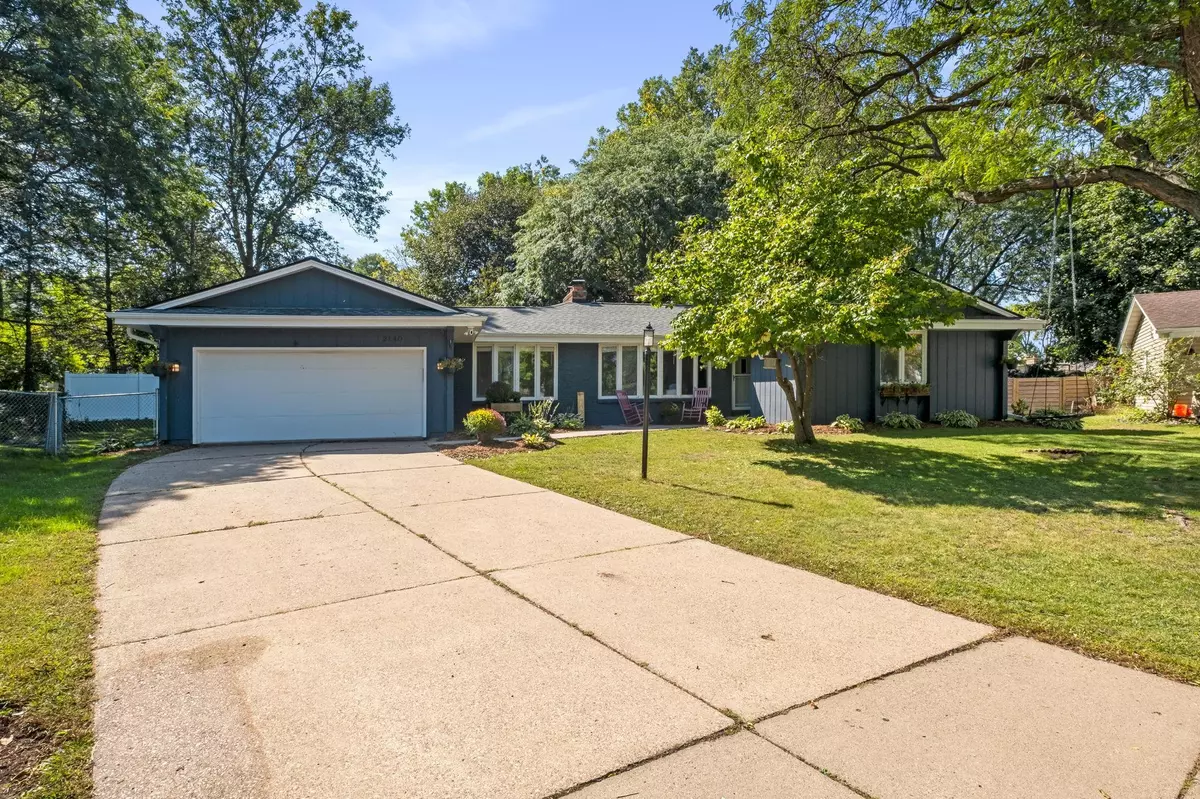 Woodbury, MN 55125,2140 Cameron DR