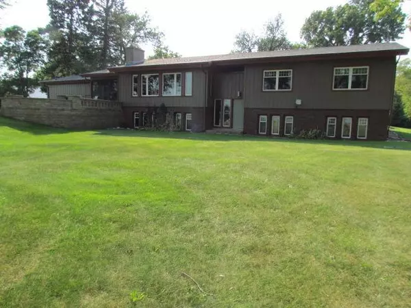 Truman, MN 56088,2167 210th AVE