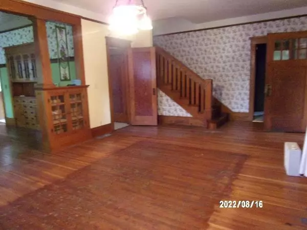 Hoffman, MN 56339,212 Iowa AVE